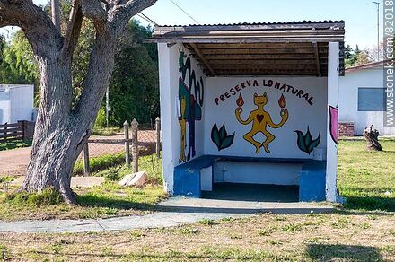 Bus stop in front of a school - Department of Canelones - URUGUAY. Photo #82018