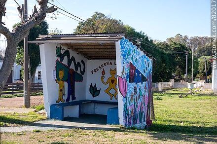 Bus stop in front of a school - Department of Canelones - URUGUAY. Photo #82017