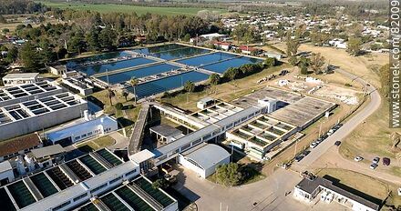 Vista aérea de la planta de potabilización de agua de OSE en Aguas Corrientes - Departamento de Canelones - URUGUAY. Foto No. 82009