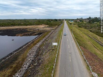 Aerial view of Route 76 over the reservoir embankments - Department of Florida - URUGUAY. Photo #82477