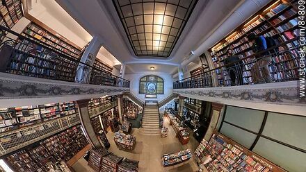 Wide-angle view of the Puro Verso bookstore ex optic Pablo Ferrando - Department of Montevideo - URUGUAY. Photo #84809