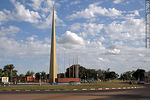 Obelisco. Av. Batlle y Ordóñez y Salto. - Foto #37081