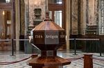 Urna con los restos de Artigas, exhibida en el Salón de los Pasos Perdidos del Palacio Legislativo - Foto #53859