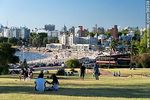 Vista de la playa Ramírez y edificio Mercosur desde las canteras del Parque Rodó - Foto #56338