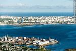 Vista aérea de los depósitos de la planta de Ancap en La Teja, torre de Antel y la ciudad. - Foto #58134