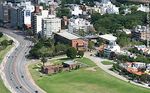 Vista aérea de la Rambla Armenia, Espacio Libre del Arma de Ingenieros, la aduana de Oribe y el Liceo Francés - Foto #58342