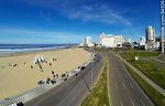 Vista aérea de la Rambla Lorenzo Batlle Pacheco, Playa Brava, los dedos de La Mano, el monumento al ahogado - Foto #64536